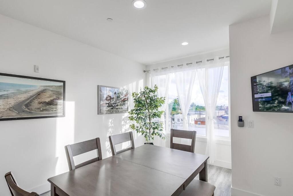 Park Blvd Paradise 303 King Bed With A Private Spa San Diego Bagian luar foto